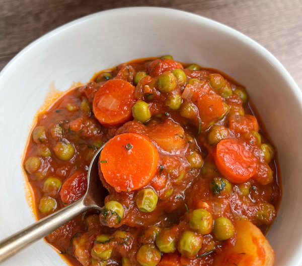 YiaYia’s Crowd-Pleasing Greek Peas