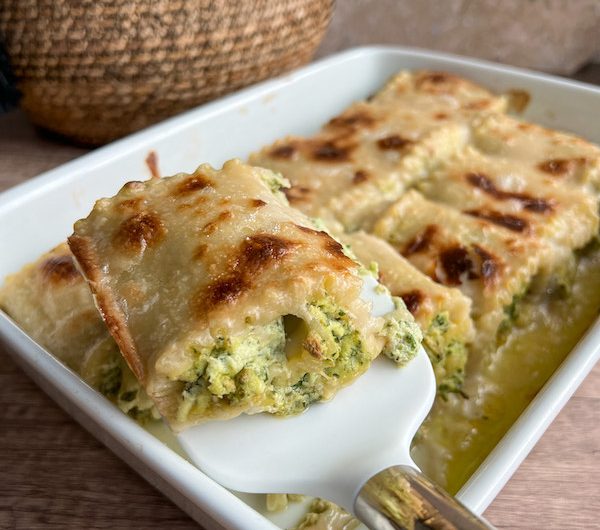 Crowd-Pleasing Vegan Spanakopita Lasagna Rollups