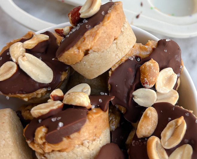 Healthier Mini No Bake Snickers Bites