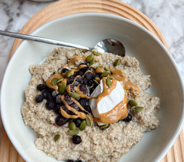 Easy and Delicious Quinoa Breakfast Bowl