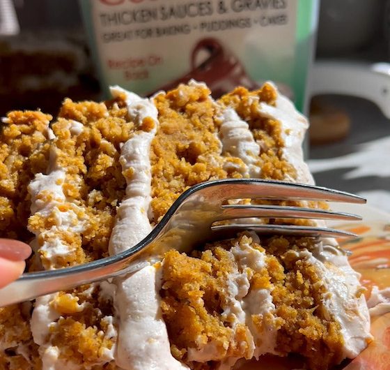 Healthy and Unbelievably Vegan Pumpkin Cream Cheese Oatmeal Cake