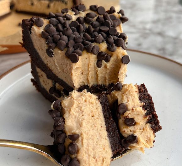 The Best No Bake Peanut Butter Chocolate Cheesecake