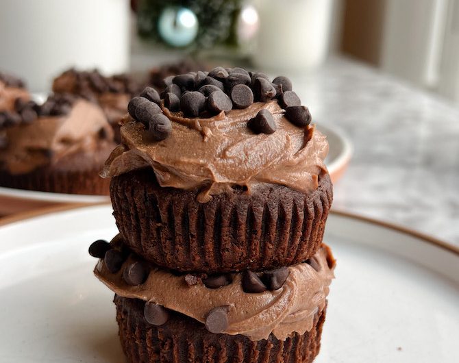 Healthy Vegan and Gluten-Free Peppermint Brownie Cups