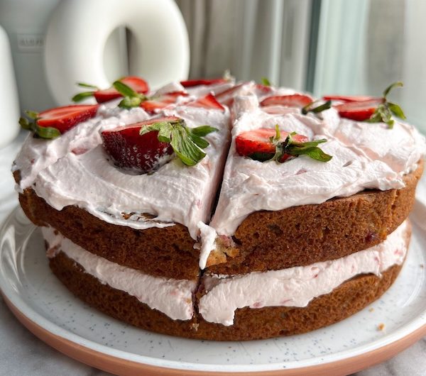 Healthy Strawberry Banana Cake With Cream Cheese Frosting (Gluten Free!)