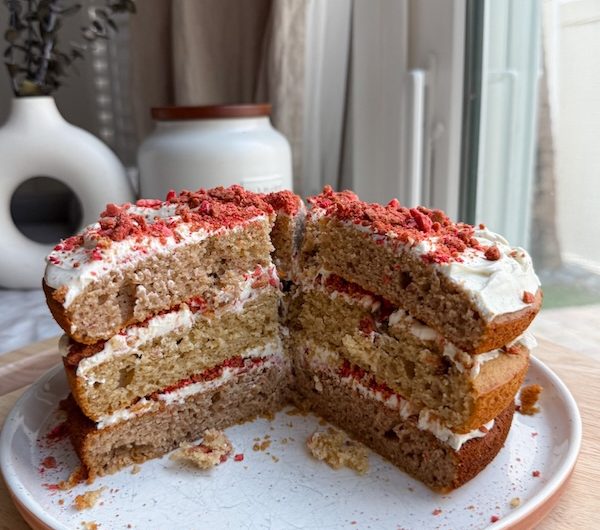 Healthy Gluten-Free Strawberry Crunch Cake