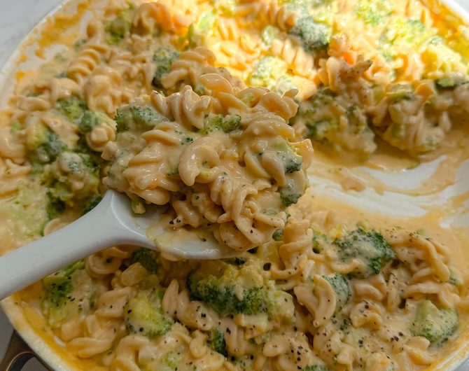 Healthy High Protein Broccoli Cheddar Pasta (Panera Copycat!)