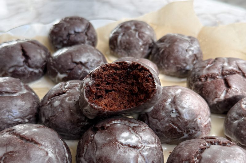 Healthy Baked Banana Chocolate Donut Holes (Gluten-Free!)