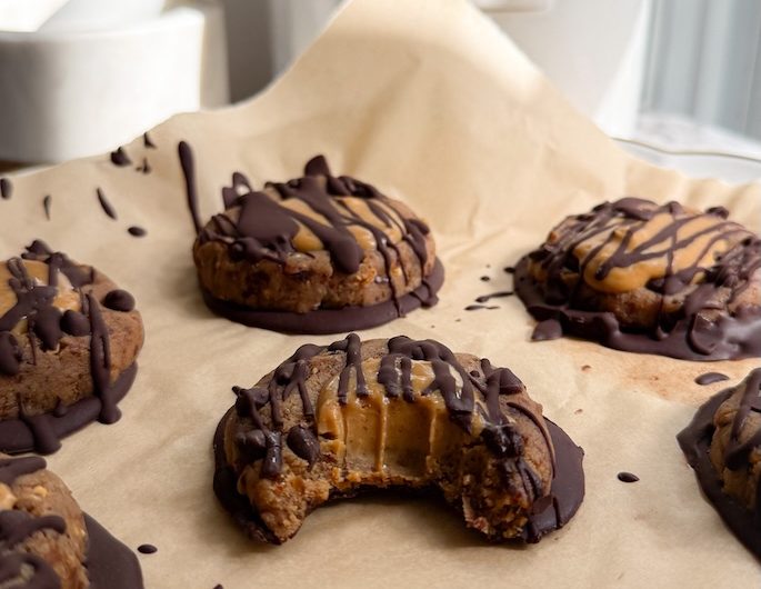 No Bake Chocolate Peanut Butter Protein Cookies (Naturally Sweetened)